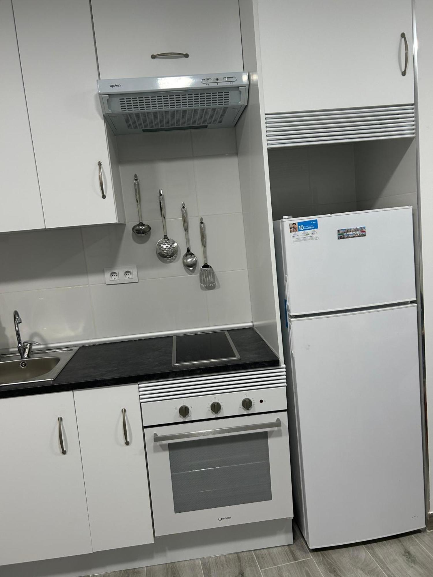 A Unos Pasos A Paseo Del Prado Apartment Мадрид Екстериор снимка