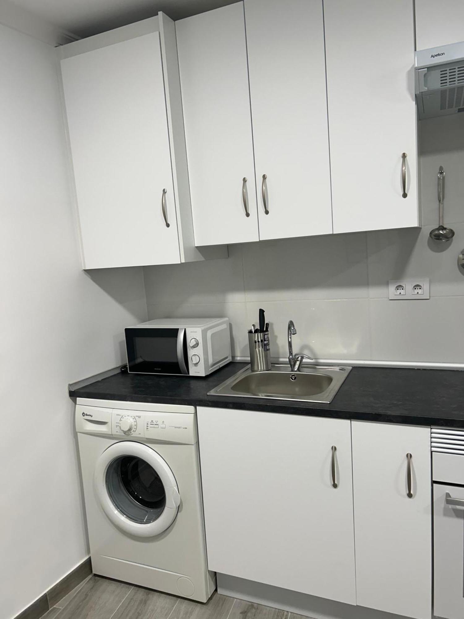 A Unos Pasos A Paseo Del Prado Apartment Мадрид Екстериор снимка
