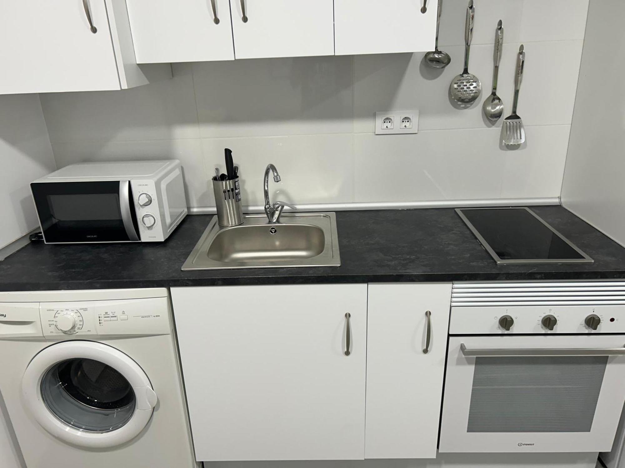 A Unos Pasos A Paseo Del Prado Apartment Мадрид Екстериор снимка