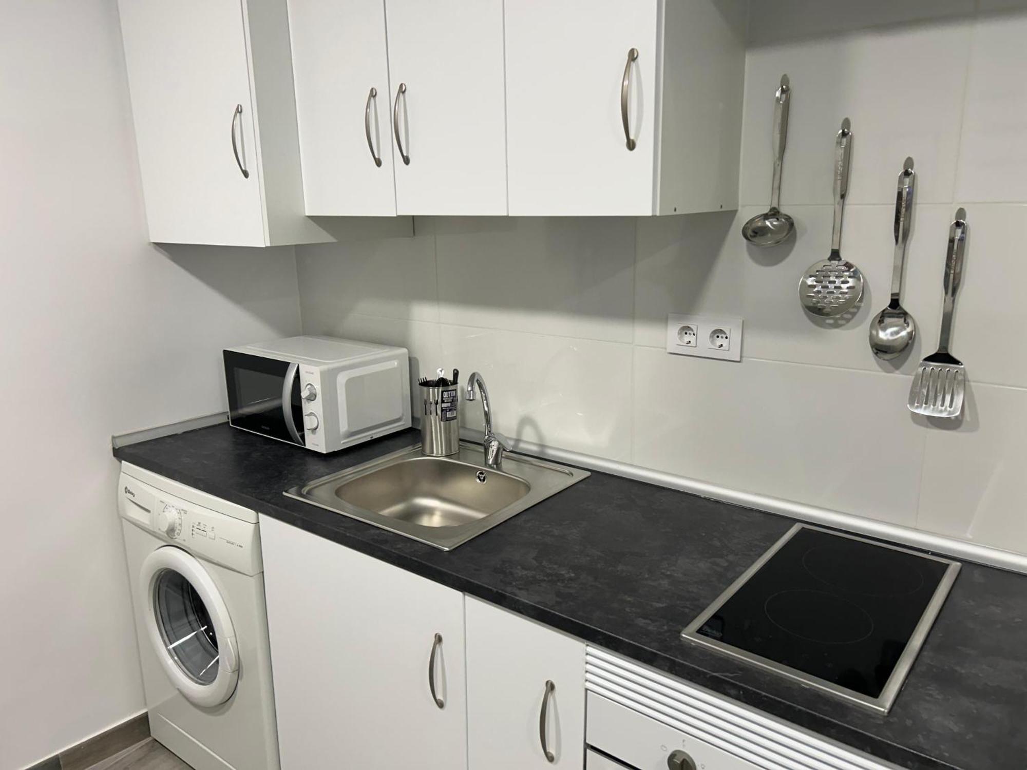 A Unos Pasos A Paseo Del Prado Apartment Мадрид Екстериор снимка